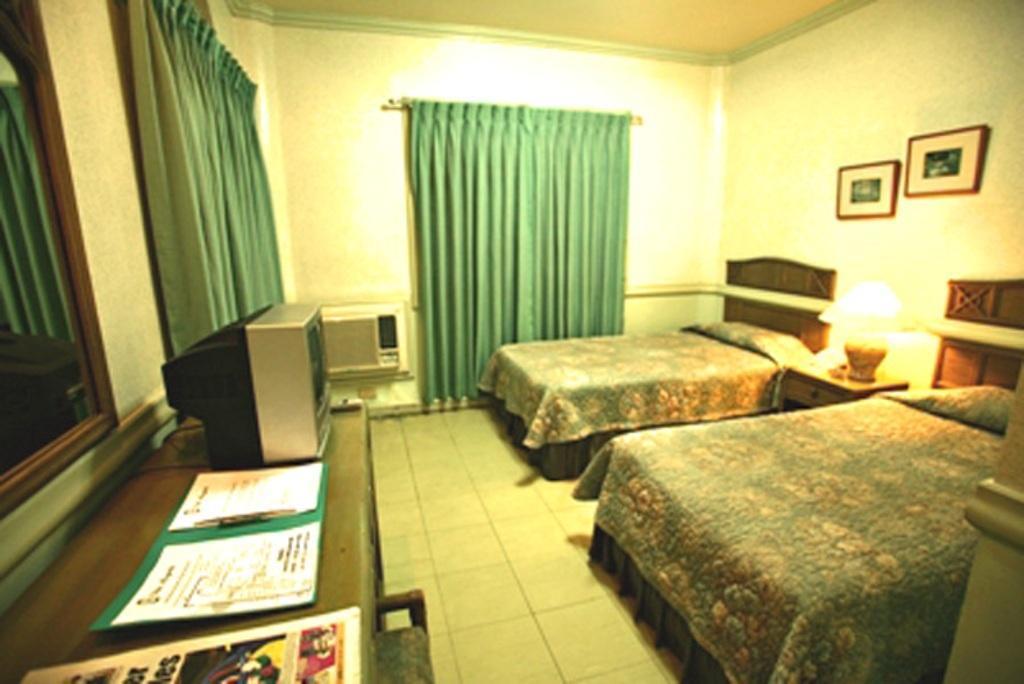 Villa Margarita Hotel Davao City Cameră foto